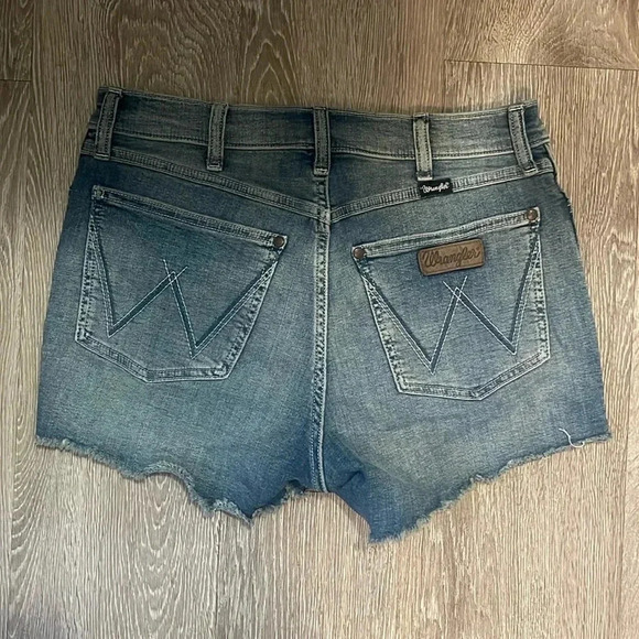 Wrangler denim jean blue shorts size 9 - Picture 1 of 6